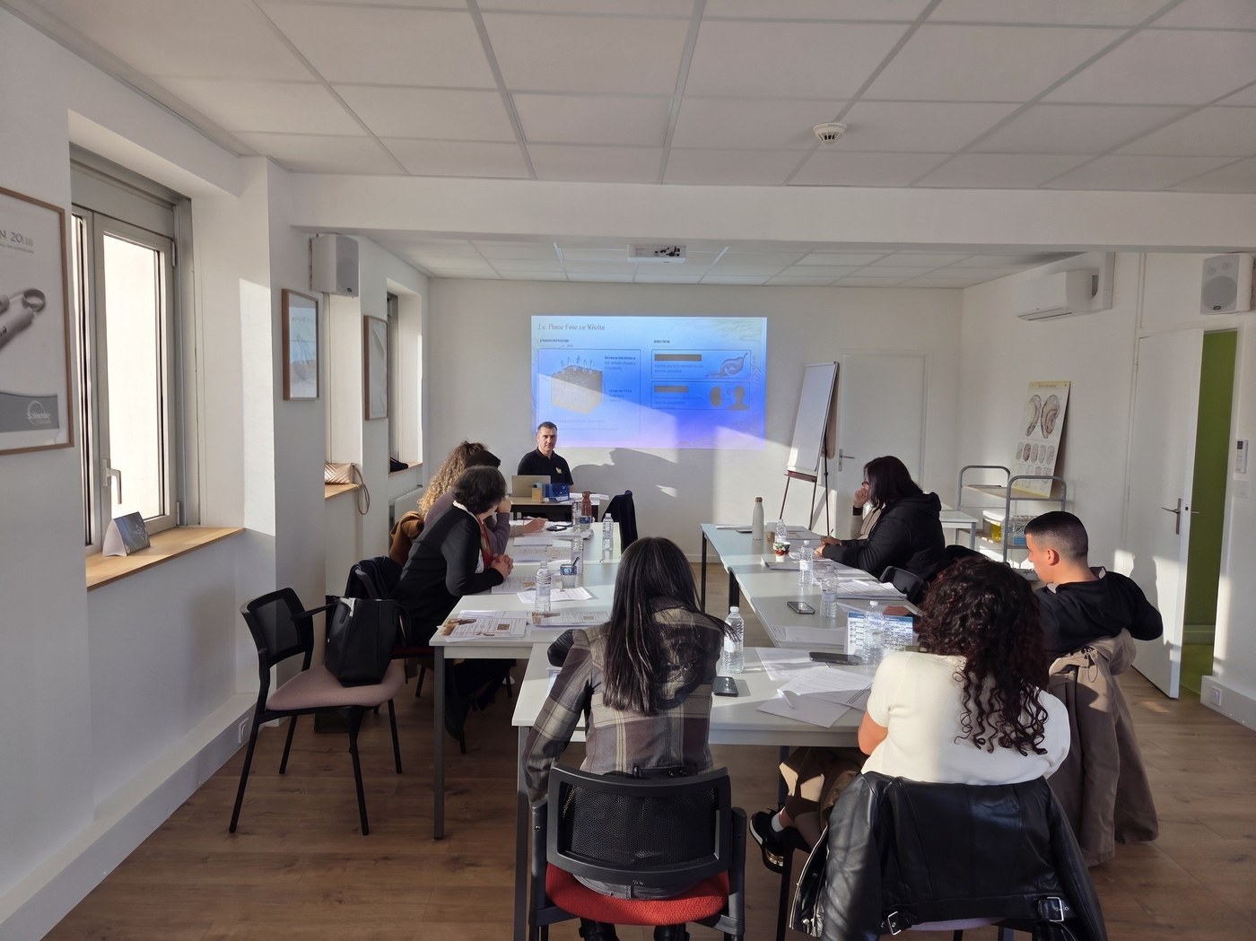 Session de formation Aesthetic Laser Academy — praticiens en cours de formation, apprentissage des protocoles et des zones de travail